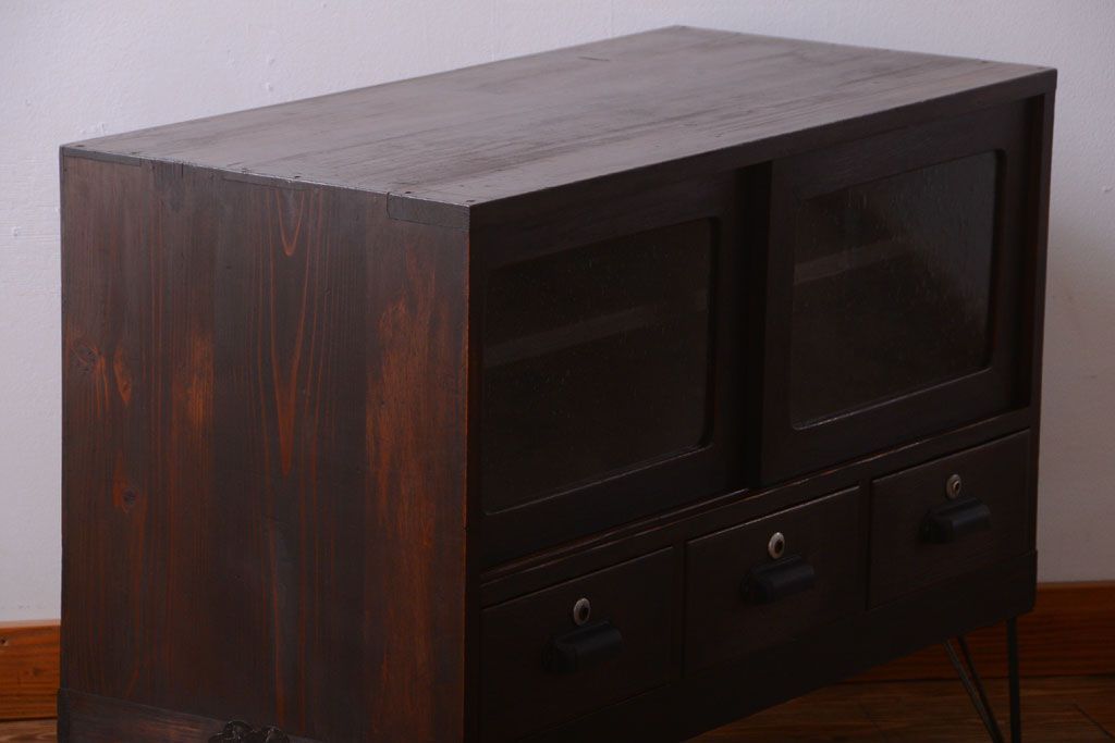 アンティーク家具　アンティーク　気泡ガラス入り鉄脚ローボード