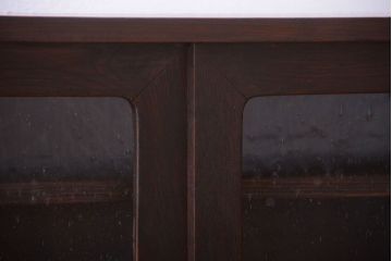 アンティーク家具　アンティーク　気泡ガラス入り鉄脚ローボード