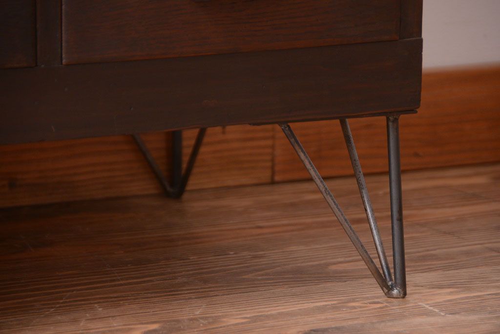 アンティーク家具　アンティーク　気泡ガラス入り鉄脚ローボード