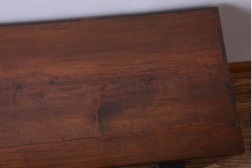 アンティーク家具　アンティーク　前面栗材の鉄脚付きローチェスト(ローボード)