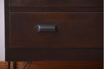 アンティーク家具　アンティーク　前面栗材の鉄脚付きローチェスト(ローボード)