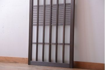 アンティーク　格子デザインがおしゃれなフィックス窓(明り取り・スリット窓)(1)