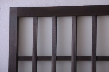 アンティーク　格子デザインがおしゃれなフィックス窓(明り取り・スリット窓)(1)