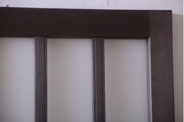 アンティーク　格子デザインがおしゃれなフィックス窓(明り取り・スリット窓)(1)