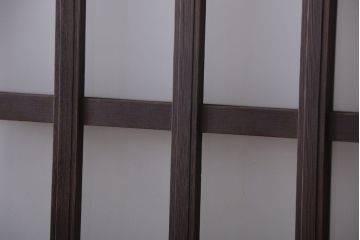 アンティーク　格子デザインがおしゃれなフィックス窓(明り取り・スリット窓)(1)