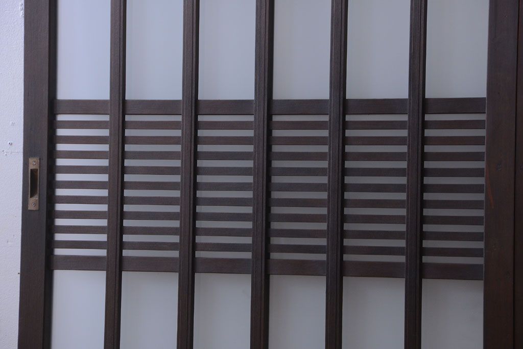 アンティーク　背のたかい格子デザインが和風なガラス戸2枚セット