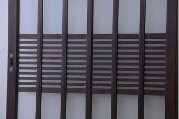 アンティーク　背のたかい格子デザインが和風なガラス戸2枚セット