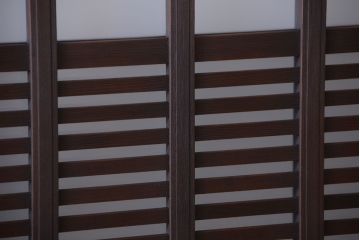 アンティーク　背のたかい格子デザインが和風なガラス戸2枚セット