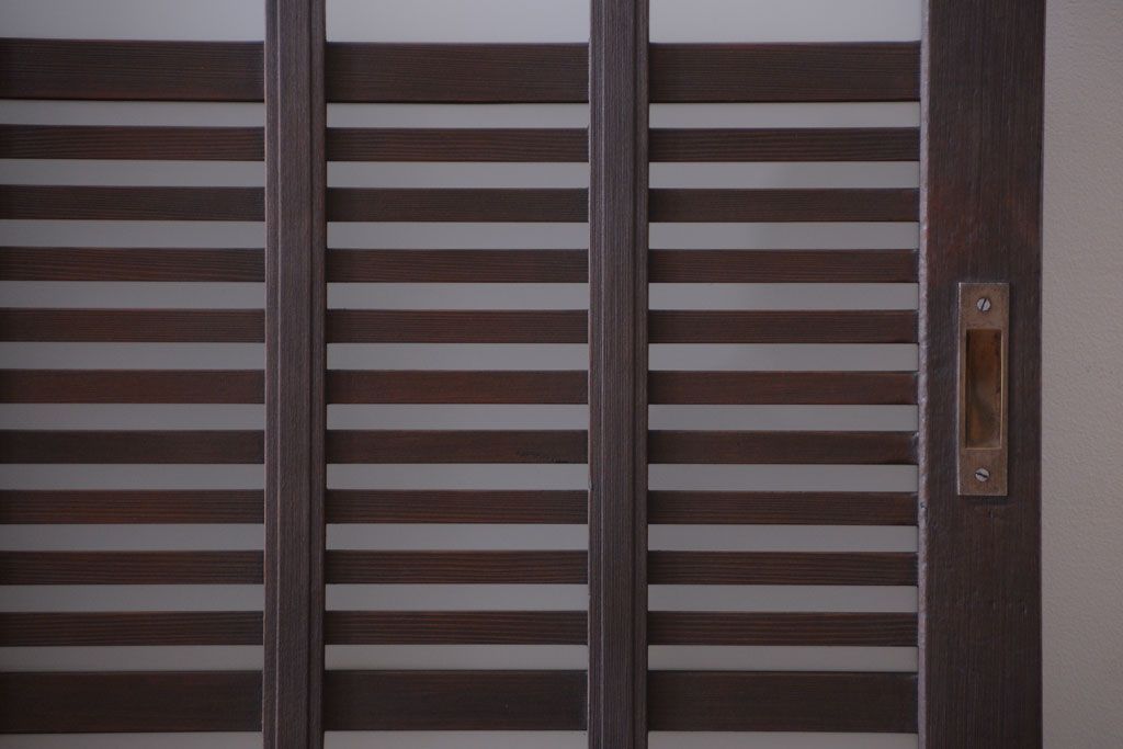 アンティーク　背のたかい格子デザインが和風なガラス戸2枚セット