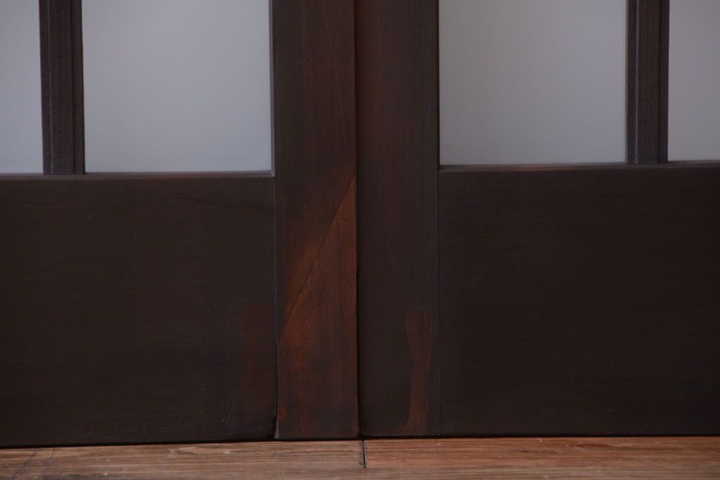 アンティーク　背のたかい格子デザインが和風なガラス戸2枚セット