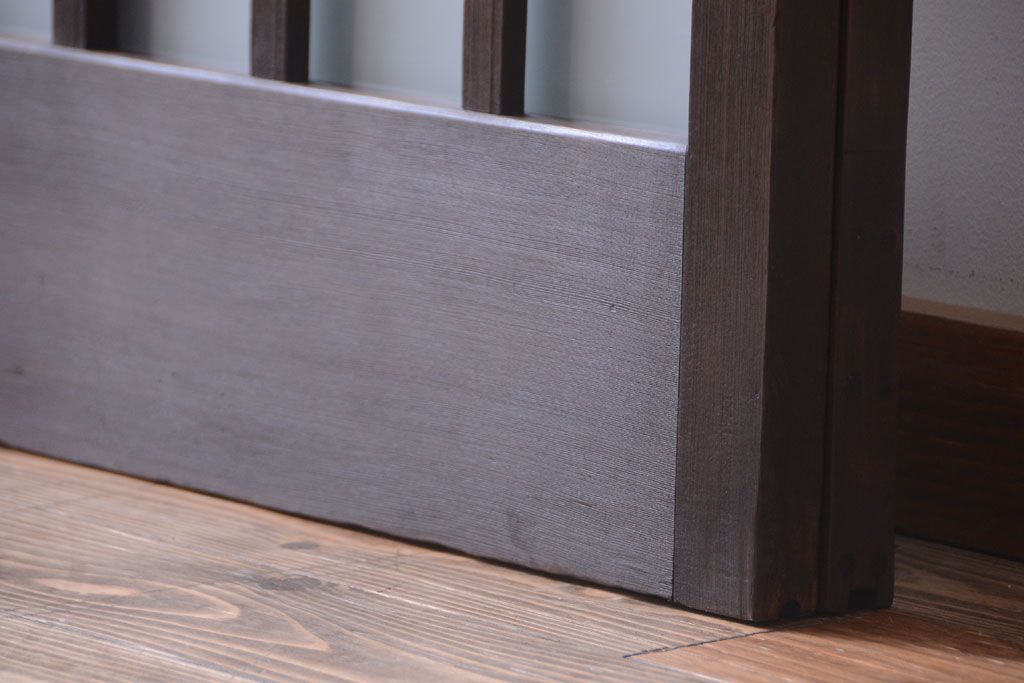 アンティーク　背のたかい格子デザインが和風なガラス戸2枚セット