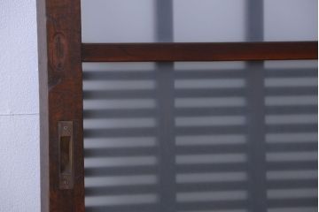 アンティーク　背のたかい格子デザインが和風なガラス戸2枚セット