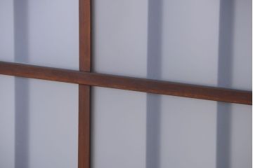 アンティーク　背のたかい格子デザインが和風なガラス戸2枚セット