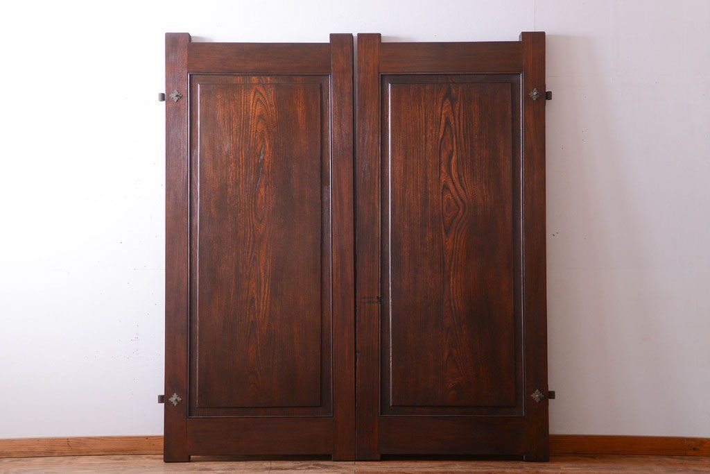 古民具・骨董　両開き　一枚板が美しい総欅材の高級アンティーク門扉一対