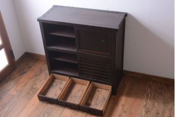アンティーク家具　古民具・骨董　横桟引き戸の時代戸棚(水屋箪笥)