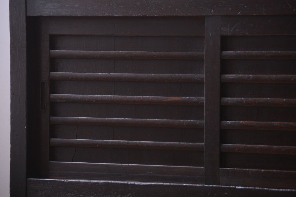 アンティーク家具　古民具・骨董　横桟引き戸の時代戸棚(水屋箪笥)