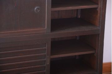 アンティーク家具　古民具・骨董　横桟引き戸の時代戸棚(水屋箪笥)