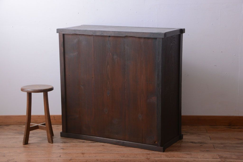アンティーク家具　古民具・骨董　横桟引き戸の時代戸棚(水屋箪笥)