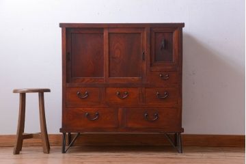 アンティーク家具　アンティーク　前面欅材の鉄脚キャビネット(収納棚)