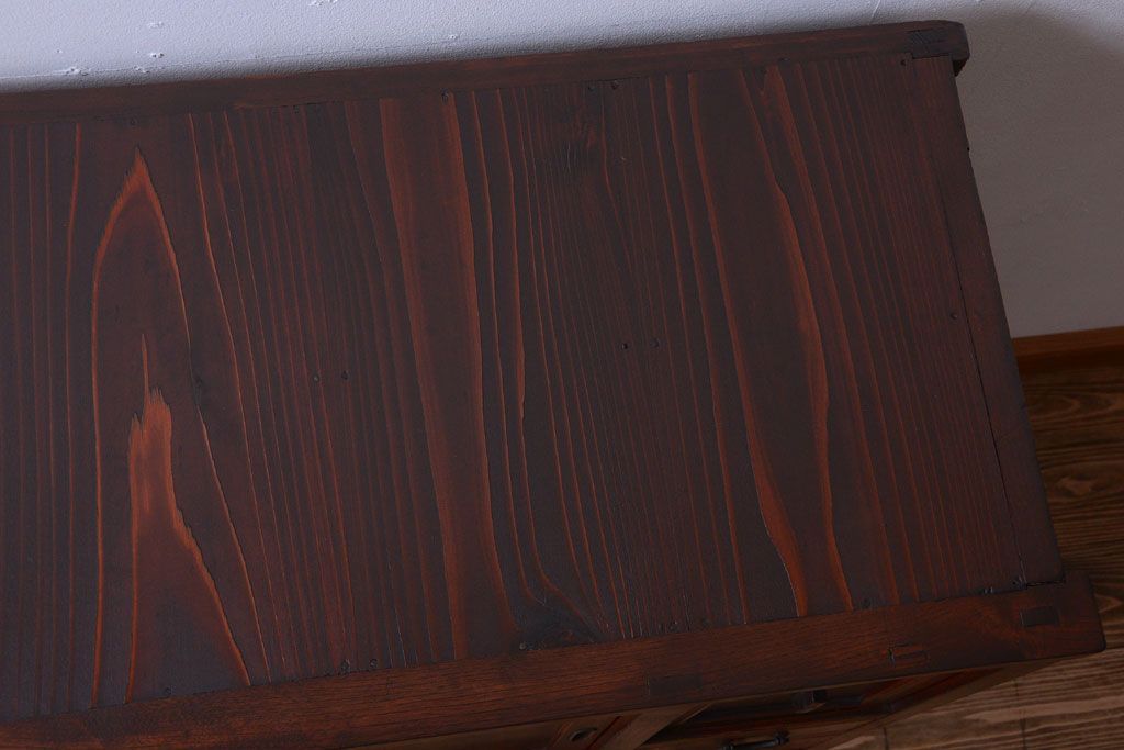 アンティーク家具　アンティーク　前面欅材の鉄脚キャビネット(収納棚)