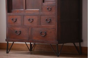 アンティーク家具　アンティーク　前面欅材の鉄脚キャビネット(収納棚)