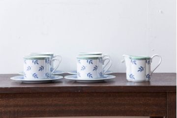 アンティーク雑貨　Villeroy&Boch(ビレロイ&ボッホ)　スイッチ3　カップ&ソーサー4客・クリーマー