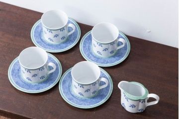 アンティーク雑貨　Villeroy&Boch(ビレロイ&ボッホ)　スイッチ3　カップ&ソーサー4客・クリーマー