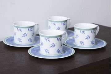 アンティーク雑貨　Villeroy&Boch(ビレロイ&ボッホ)　スイッチ3　カップ&ソーサー4客・クリーマー