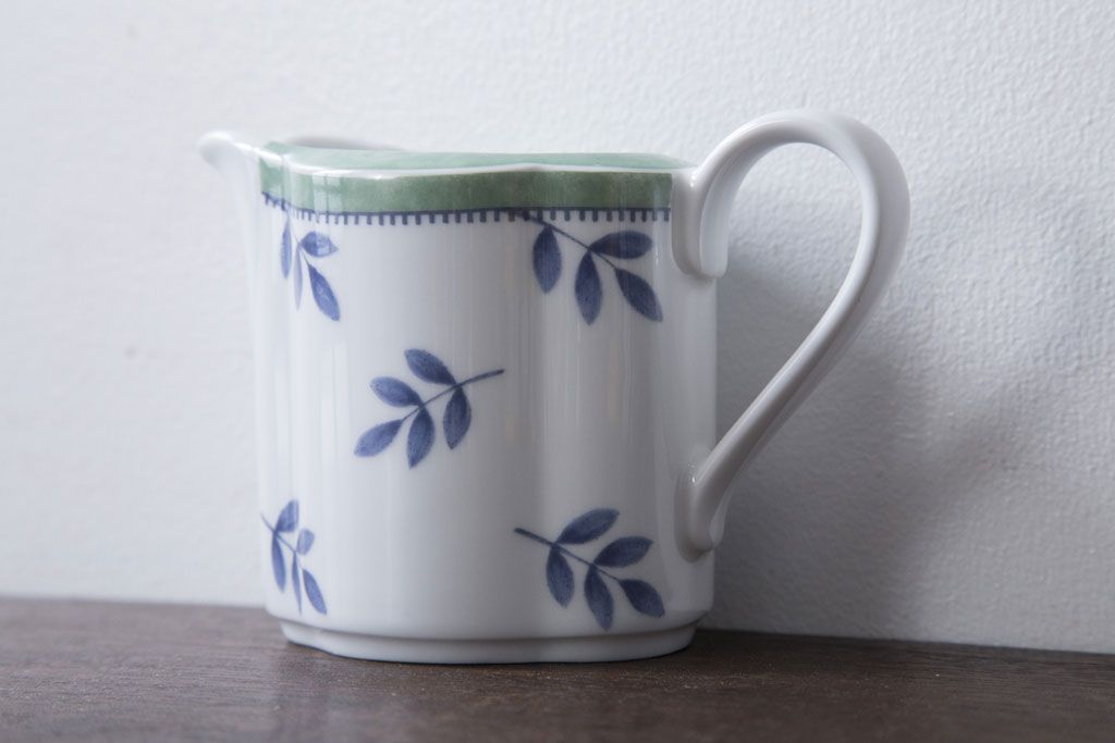 アンティーク雑貨　Villeroy&Boch(ビレロイ&ボッホ)　スイッチ3　カップ&ソーサー4客・クリーマー
