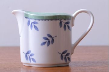 アンティーク雑貨　Villeroy&Boch(ビレロイ&ボッホ)　スイッチ3　カップ&ソーサー4客・クリーマー