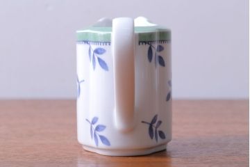 アンティーク雑貨　Villeroy&Boch(ビレロイ&ボッホ)　スイッチ3　カップ&ソーサー4客・クリーマー