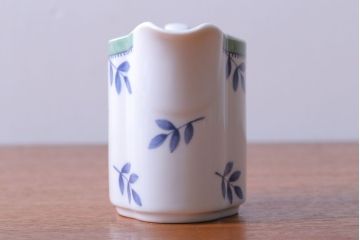 アンティーク雑貨　Villeroy&Boch(ビレロイ&ボッホ)　スイッチ3　カップ&ソーサー4客・クリーマー