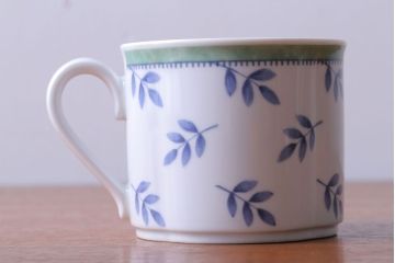 アンティーク雑貨　Villeroy&Boch(ビレロイ&ボッホ)　スイッチ3　カップ&ソーサー4客・クリーマー