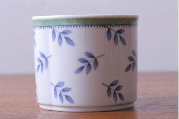 アンティーク雑貨　Villeroy&Boch(ビレロイ&ボッホ)　スイッチ3　カップ&ソーサー4客・クリーマー