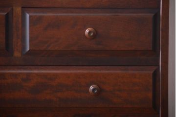 中古　北海道民芸家具　シックなチェスト(定価約24万円)(1)