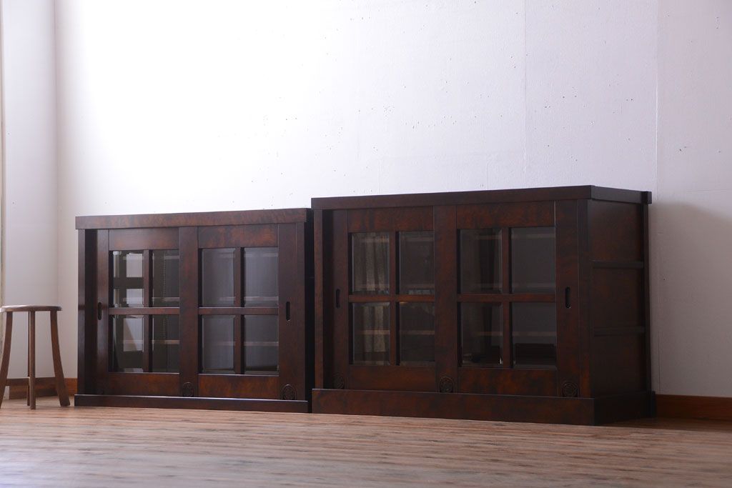 中古　民芸家具　高級品!シックでモダンな重ね食器棚