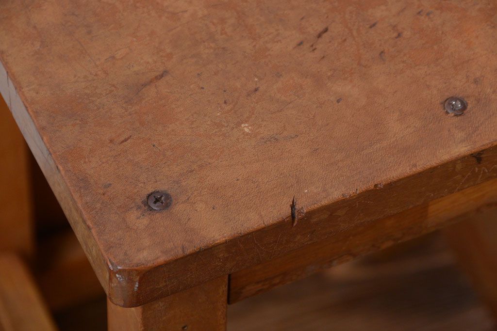 レトロ家具　昭和レトロ　古い学校の木製角スツール2脚セット(1)