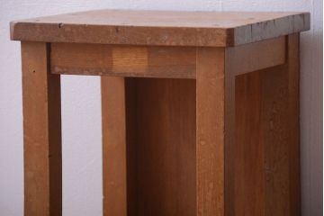 レトロ家具　昭和レトロ　古い学校の木製角スツール2脚セット(1)