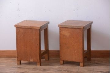 レトロ家具　昭和レトロ　古い学校の木製角スツール2脚セット(1)