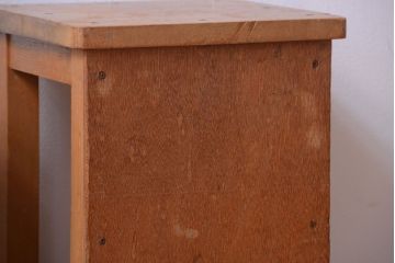 レトロ家具　昭和レトロ　古い学校の木製角スツール2脚セット(2)