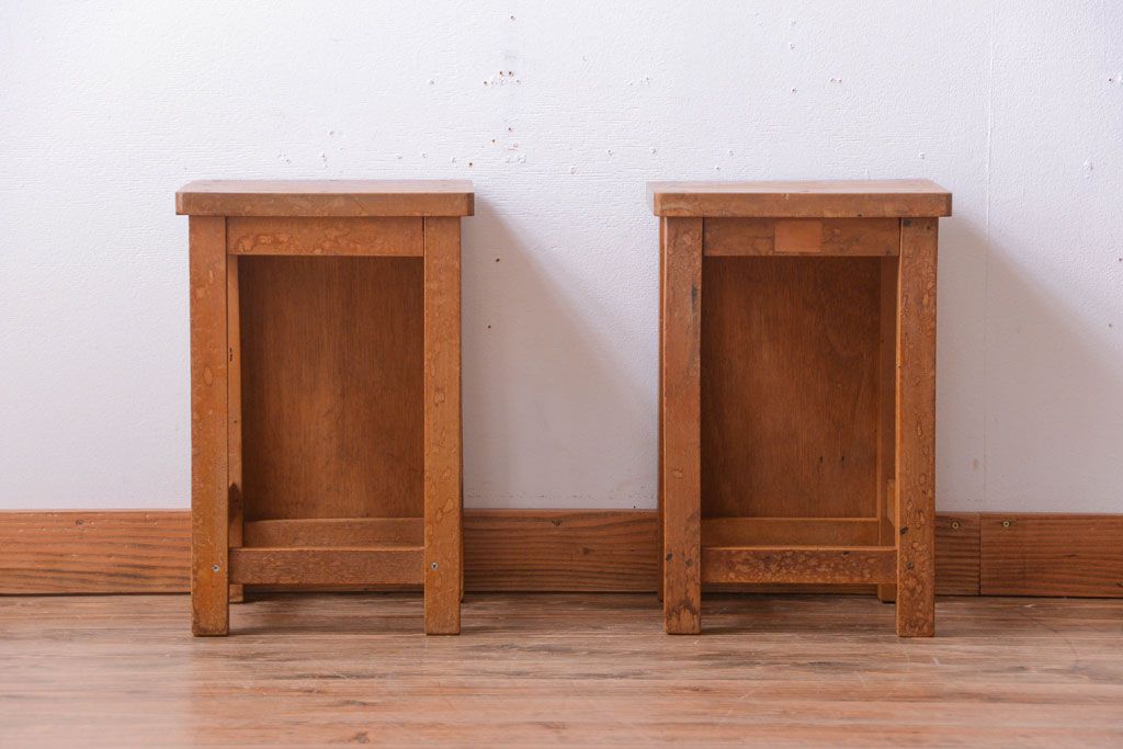 レトロ家具　昭和レトロ　古い学校の木製角スツール2脚セット(3)