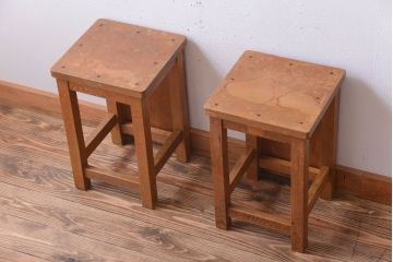 レトロ家具　昭和レトロ　古い学校の木製角スツール2脚セット(3)