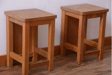レトロ家具　昭和レトロ　古い学校の木製角スツール2脚セット(3)