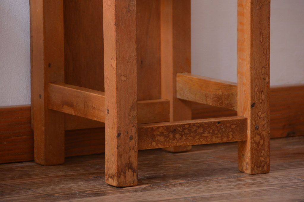 レトロ家具　昭和レトロ　古い学校の木製角スツール2脚セット(3)