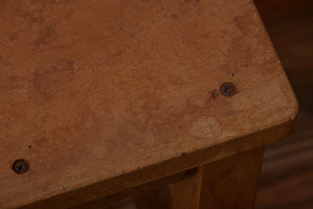 レトロ家具　昭和レトロ　古い学校の木製角スツール(1)