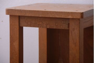 レトロ家具　昭和レトロ　古い学校の木製角スツール(1)