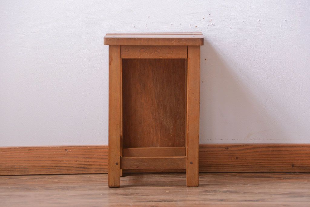 レトロ家具　昭和レトロ　古い学校の木製角スツール(2)