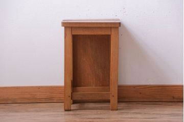 レトロ家具　昭和レトロ　古い学校の木製角スツール(2)
