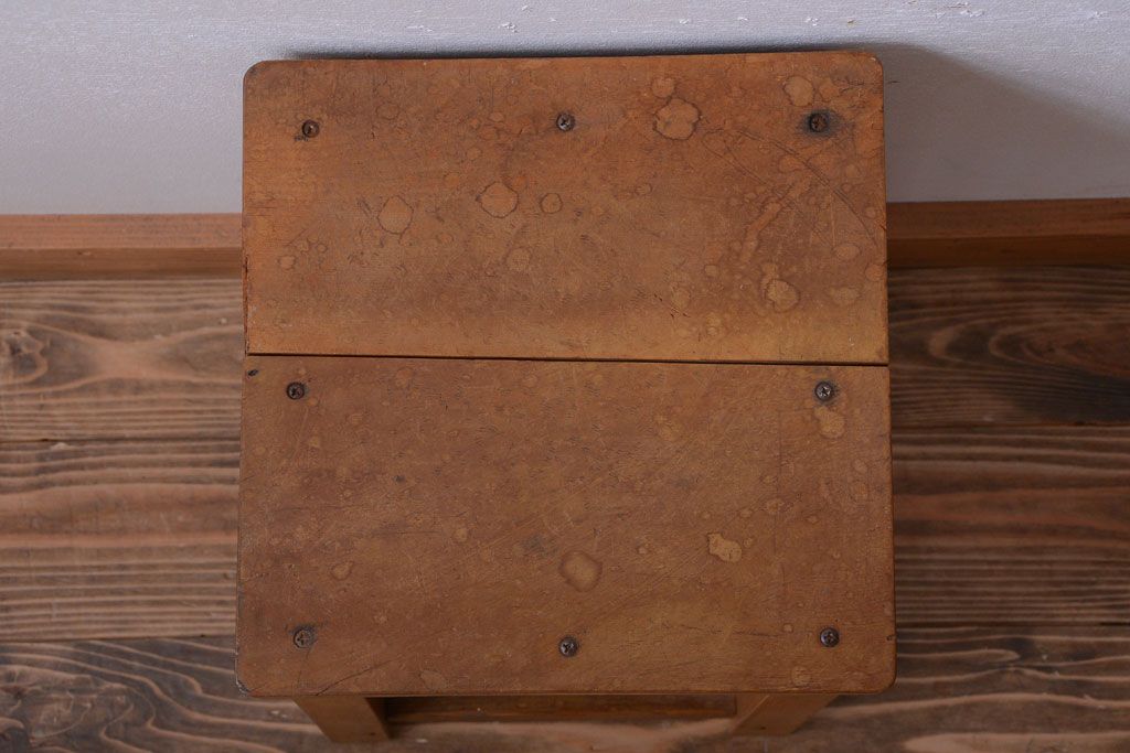 レトロ家具　昭和レトロ　古い学校の木製角スツール(2)
