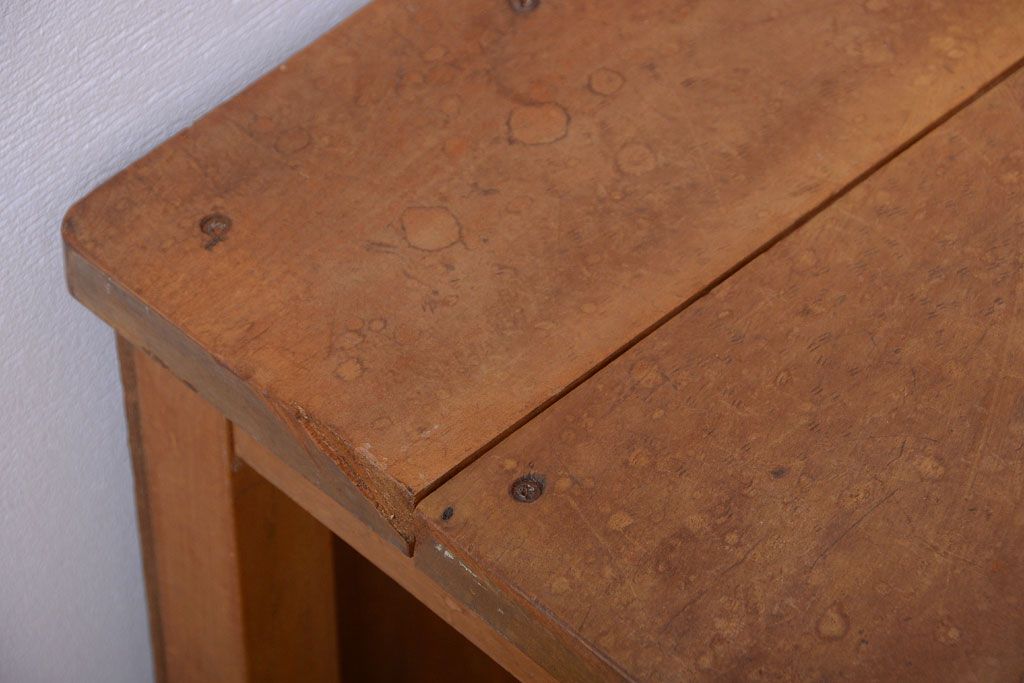 レトロ家具　昭和レトロ　古い学校の木製角スツール(2)